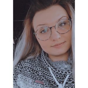 Meet Your Posher, Danielle Priest!